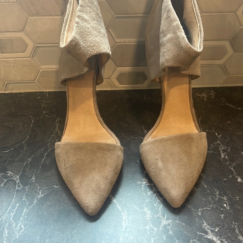 Size 8 Iro taupe suede shoes
